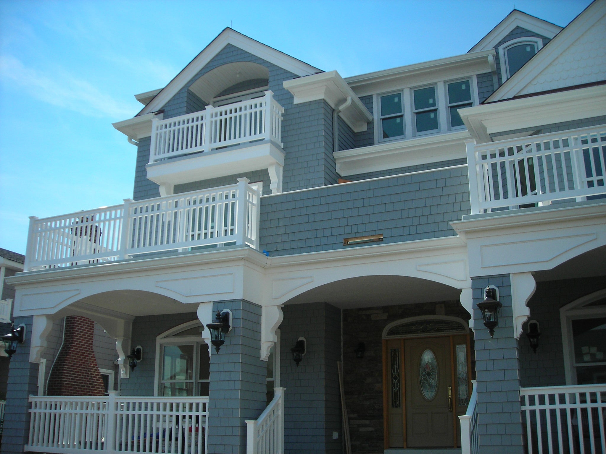 Vinyl Railing Mid-Rail Kit with Square Balusters