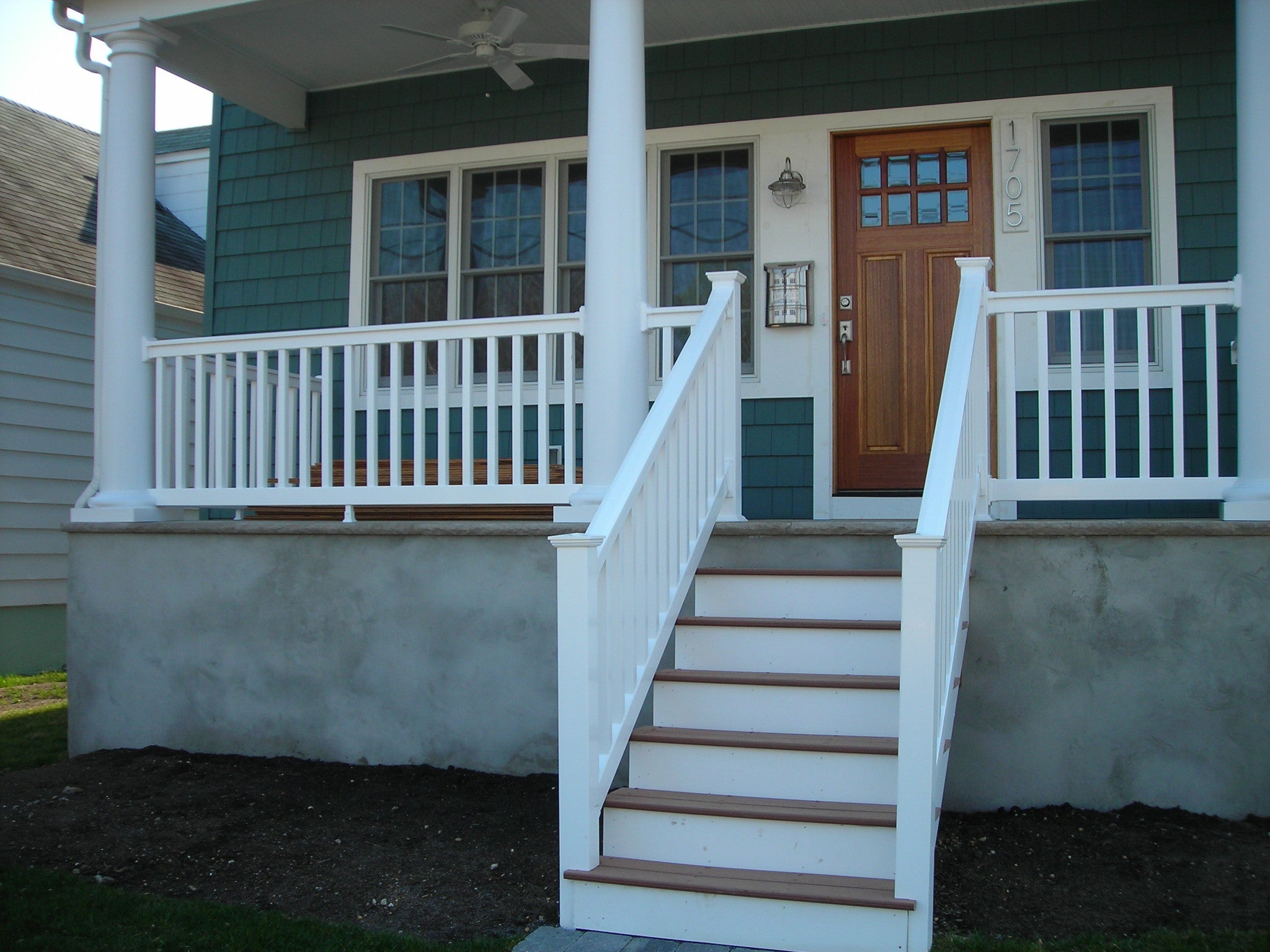Vinyl Railing Kit with Square Balusters