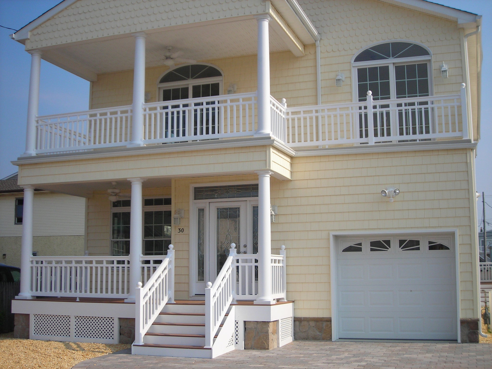 Vinyl Railing Mid-Rail Kit with Alternating Square Balusters