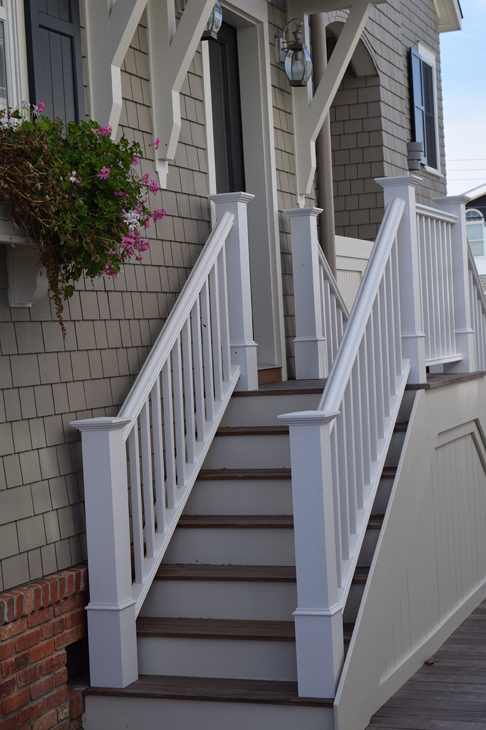 Hampton Extruded Rail System